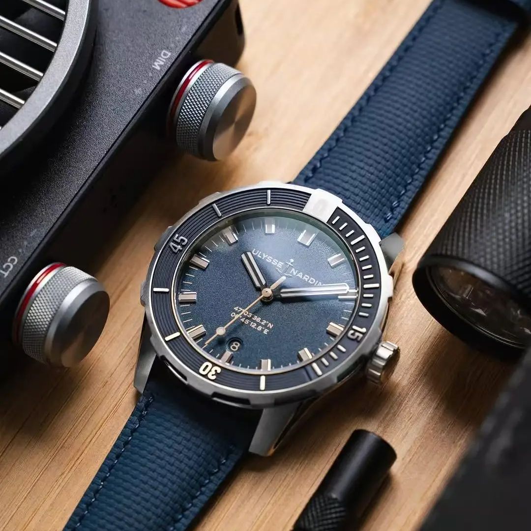 New Design Sailcloth Signature - Cartier Watch Santos 评论和价格